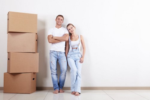 Removal van supporting local Southhornchurch moving services